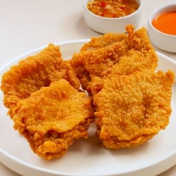 ไก่ทอด 4 ชิ้น พร้อม ซอส 2 ถ้วย