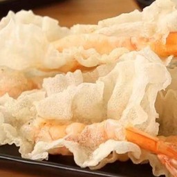 Shrimp in a blanket
