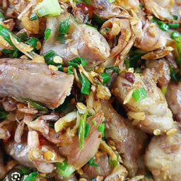 ใส้อ่อนกะเทียม