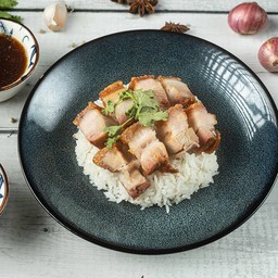 ข้าว หมูกรอบ