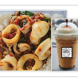 เซ็ตข้าวกระเพราหมึก+เครื่องดื่ม 1แก้ว