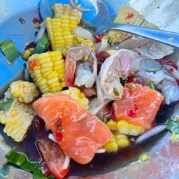 ยำแซลมอนกุ้ง