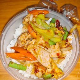 ข้าวผัดพริกเผาหมู