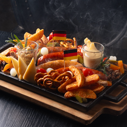Mixed Sausages & Smoked Cheese (ไส้กรอกเยอรมันรวมและชีสรมควัน)