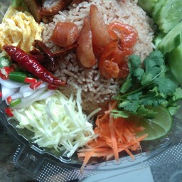 ข้าวคลุกกะปิหมูทอดพิเศษ