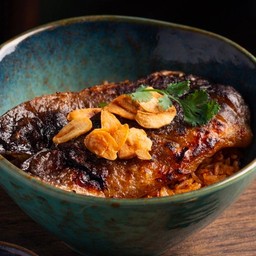ข้าวผัดปลาร้าบองกับปลาดุกย่าง