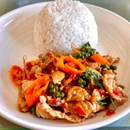 ผัดฉ่าเนื้อ ราดข้าว