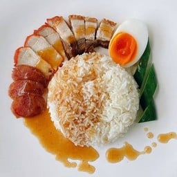 ข้าวหมูแดงรวม พิเศษ