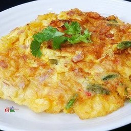 ข้าวไข่เจียวชะอมแหนมหมูสับ+น้ำพริกกะปิ