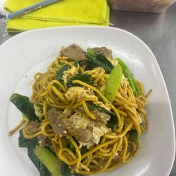 หมี่เหลืองผัดซีอิ๊ว (สูตรหาดใหญ่)