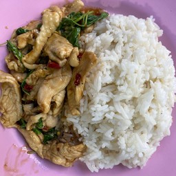 กระเพราไก่ราดข้าว