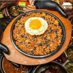 ข้าวผัดสูตรเฉพาะของร้านอูก๊บจิบ