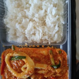 ข้าวหมึกผัดไข่เค็ม