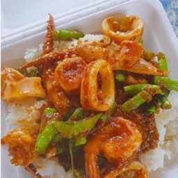 ข้าวราดพริกแกงทะเล