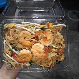 ผัดไทยกุ้งสด หอยทอด-แม่สาวน้อย