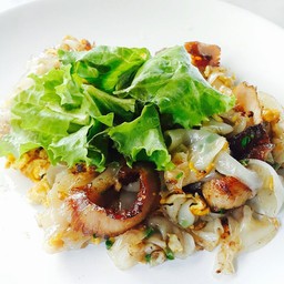 ก๋วยเตี๋ยวคั่วหมูย่าง