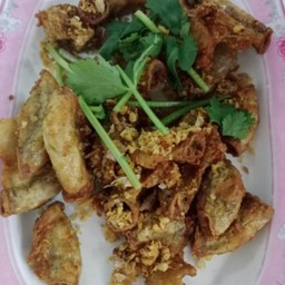 ไส้ทอดกระเทียม