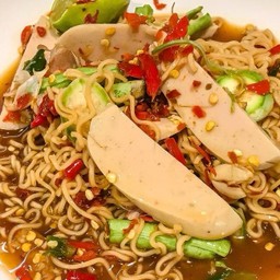 ส้มตำมาม่าหมูยอ Delivery