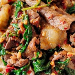 กระเพราเนื้อสด