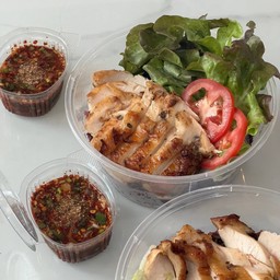 ข้าวไรซ์เบอรี่ไก่ย่าง+น้ำจิ้มแจ่วรสเด็ด(มะนาวแท้สดๆ)