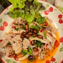 ยำหมูชิ้น