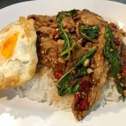 กระเพราเป็ดราดข้าว