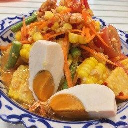 ตำข้าวโพดไข่เค็ม