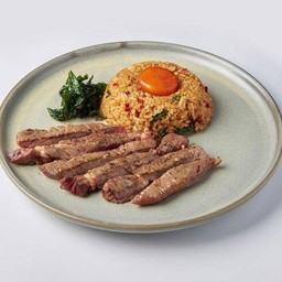 L2 ข้าวคลุกซอสกะเพรา ริบอายสเต็ก