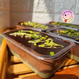 Dubai chocolate mousse cake