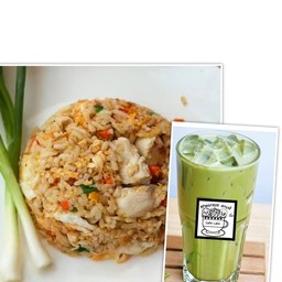 เซ็ตข้าวผัดไก่ชิ้น+เครื่องดื่ม