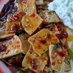 ข้าวราดหมูยอกระเพรา