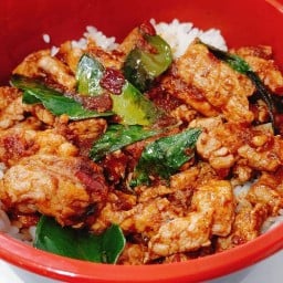 ยามเมื่อไก่เรียกหา