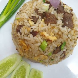 ข้าวผัดเนื้อ牛肉炒饭