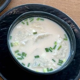 เกี๊ยวหมูซุปน้ำข้น