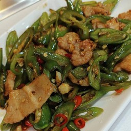 หมูสามชั้นผัดพริกเขียว青椒炒五花肉