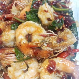 กระเพรากุ้งสด ราดข้าว