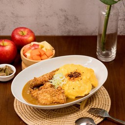 ข้าวแกงกะหรี่ไก่ทอด
