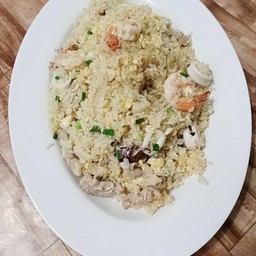 ข้าวผัดทะเล (ใหญ่)