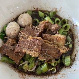 ป.ประทีบ ก๋วยเตี๋ยวเรือ สาขา กบินทร์บุรี