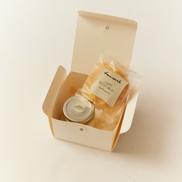 มายองเนสกระเทียมดิป พร้อมขนมปังเนยกรอบ