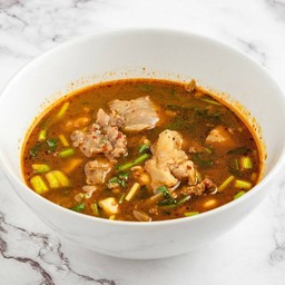 ร้านแซ่บอีสาน แม่น้ำ