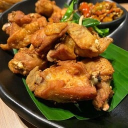 ไก่บ้านทอดเกลือ