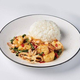 N1 กระเพรา ทะเล  (กุ้ง หอยเชลล์ ปลาหมึก)