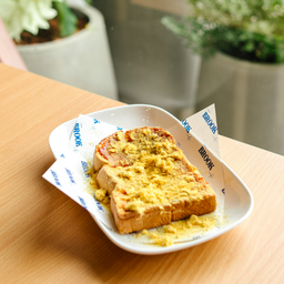 เนย พริกเผาหมูหยอง