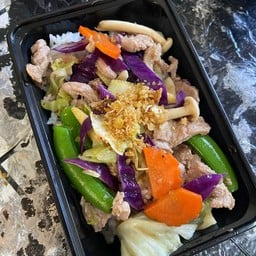 ข้าวราดผัดผักรวม