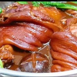 ข้าวขาหมูตัวกลมกับไก่อบโอ่ง(บ้านสวน)