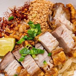 ก๋วยเตี๋ยวแห้งหมูกรอบ ⚡️ขายดี