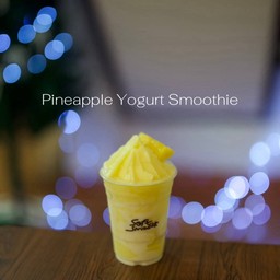 สัปปะรดสมูทตี้โยเกิร์ต บอกเลยคลายร้อนได้ดีลูกค้าsoftsmoothทานเยอะม๊ากน้องละมุนเอาจริงๆน้าา เลิฟเวอร