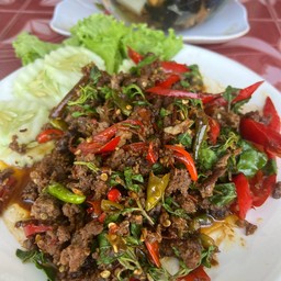 ผัดกะเพราเป็นกับ  (เลือกเนื้อสัตว์ด้านใน)