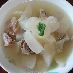 ซุปซี่โครงหมูหัวไชเท้า萝卜排骨汤